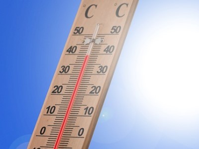 Thermometer steht auf 40 Grad Celsius